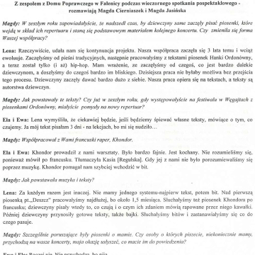 Z zespołem z Domu Poprawczego w Falenicy podczas wieczornego spotkania pospektaklowego - rozmawiają Magda Celniaszek i Magda Jasińska