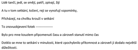Lidé tančí...