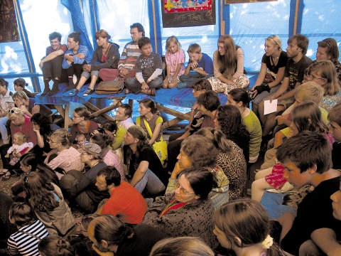 Premiera spektaklu "Woda 2030" podczas festiwalu Wioska Teatralna
