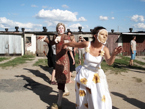 Parade-performance led by Svabodny Theatre from Brest and local drummers 