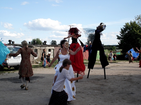 Parade-performance led by Svabodny Theatre from Brest and local drummers 