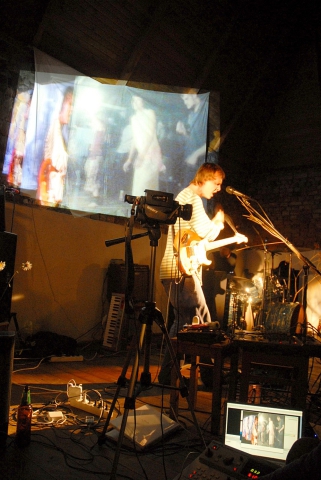 Concert and improvisation - bands Ej Bekot and Lonski&Classen (Berlin) during the Theatre Village festival