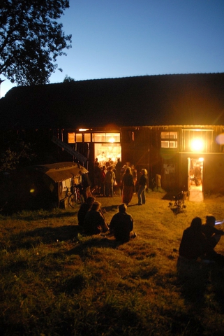 Party and jam session during the Theatre Village festival