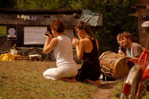 Fuzja, teatralne „Jam session” łączące elementy wszystkich warsztatów, prowadzenie: Wacław Sobaszek na festiwalu Wioska Teatralna
