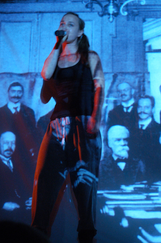 "Cała w pikselach" - concert with the participation of pupils from the Correctional Facility in Falenica (Stowarzyszenie Praktyków Kultury) during the Theatre Village festival
