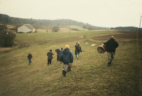 Alleluia singers marching through the hills