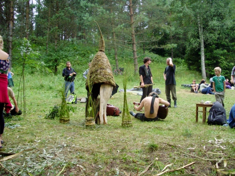 Work with children on the performance "Nie czekaj Lecilaty" during the Theatre Village festival