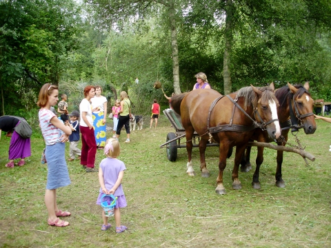 Preparation before the performance "Nie czekaj Lecilaty" during theTheatre Village festival