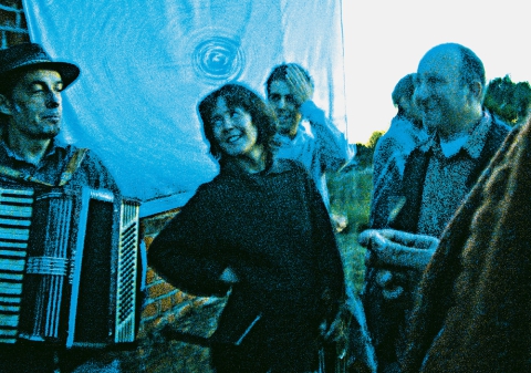 An unscheduled music-performative session to end of the Theatre Village festival