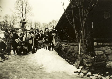 Carol singers in front of the house of Alina and Leszek Wronowski