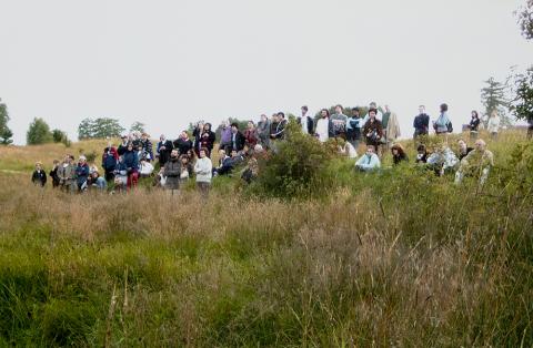 Spectators wandering during the "Missa Pagana"