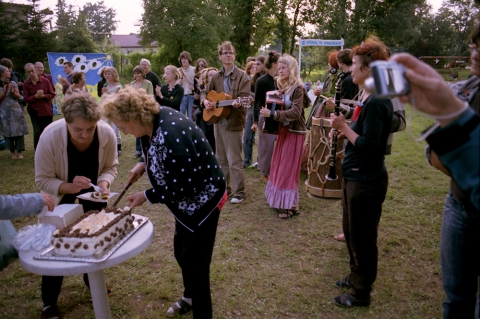 Happy jarmark podczas festiwalu Wioska Teatralna w Węgajtach z okazji 645-lecie wsi