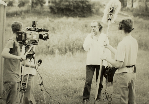 Wacław Sobaszek przed kamerą podczas produkcji filmu Andrzeja Klamta