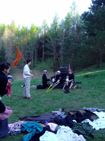 Festiwal Dzieci. Warsztat szczudlarski prowadzony przez Daniela Brzezińskiego