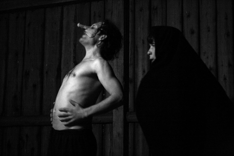 Scena ze spektaklu "Kalevala - fragmenty niepisane" prezentowanego podczas Trzecich Spotkań Teatralnych w Teremiskach