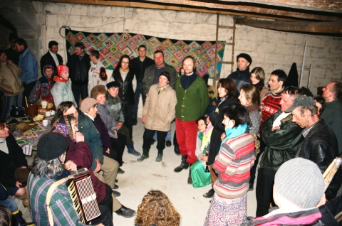 Hostesses from Dziadówek singing songs during the Easter festival