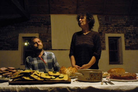 Działanie w ramach Jesieni Teatralnej "Projekt dom Spektakl, dokumentacja i refleksja towarzysząca umieraniu stuletniej kamienicy w Pradze"