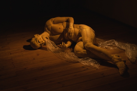 Homo empathicus – wystawa rzeźb Ewy Dąbrowskiej podczas festiwalu Wioska Teatralna