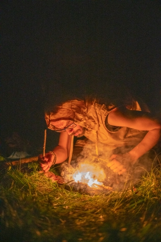 "O paleniu ognia i innych najważniejszych sprawach. Duet na ognisko i opowieści"