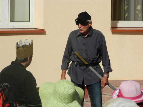 Scena ze spektaklu "Ubu Król, czyli Polacy"