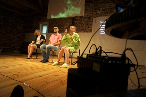 "Czarnobyl – work in progress", spektakl Teatru Kryły Hałopa z Białorusi podczas festwialu Wioska Teatralna