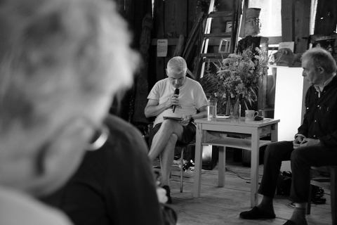 "Co się wykluwa?" – colloquium z Edwinem Bendykiem podczas festiwalu Wioska Teatralna