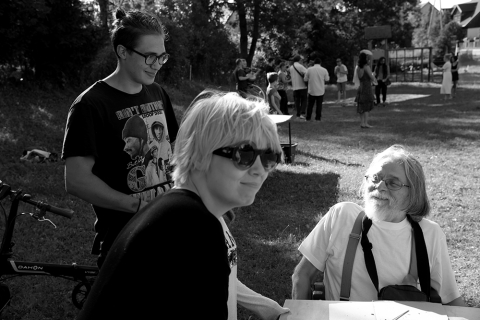 „Piknik wyobraźni” podczas festiwalu Wioska Teatralna. Prowadzący warsztaty: Wikoria Rutkowska i Tadeusz Piotrowski