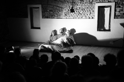 "Konstans w WhoYowiźnie" – kolaboracja dwóch teatrów: Rajstopy i Teatr Spotkań Wielu