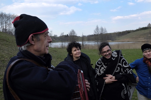 Alilujnicy na polu