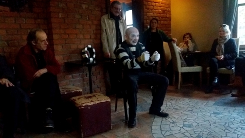 Wydarzenie w ramach działania "Miasto w drodze" - "Droga przez Olsztyn" – pokaz Sławomira Ponieważa, członka niegdysiejszej Pantomimy Głuchych