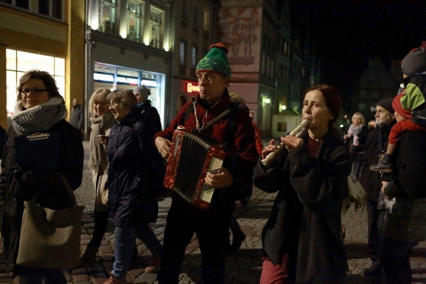 Wydarzenie w ramach działania "Miasto w drodze" - "Czytanie w drodze" - teksty olsztyńskich autorek (wzdłuż ulic Piastowskiej i Starego Miasta)