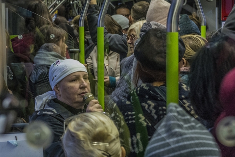 Wydarzenie w ramach działania "Miasto w drodze" - "Poezja w tramwajach" – akcja grupy Półkowniczki