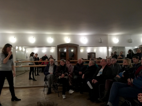 Wydarzenie w ramach działania "Miasto w drodze" - "W poszukiwaniu tłumacza języka migowego” – mini-warsztat Barbary Pardo i członków Olsztyńskiego Stowarzyszenia Głuchych