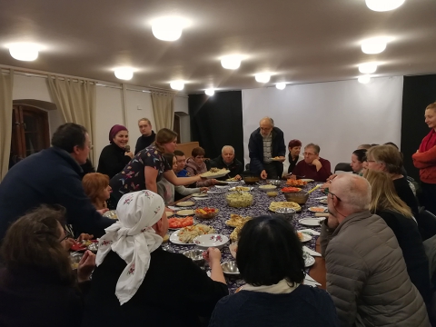 Wydarzenie w ramach działania "Miasto w drodze". "Czeczeński stół" – spotkanie z Luiza Ibragimovą i składkowy posiłek