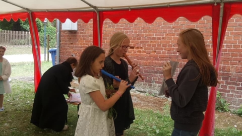 Letnie warsztaty teatralne dla dzieci w świetlicy socjoterapeutycznej