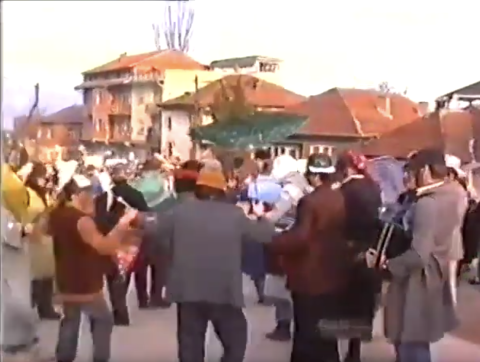 Teatr Węgajty podczas karnawału we Vevchani w Macedonii