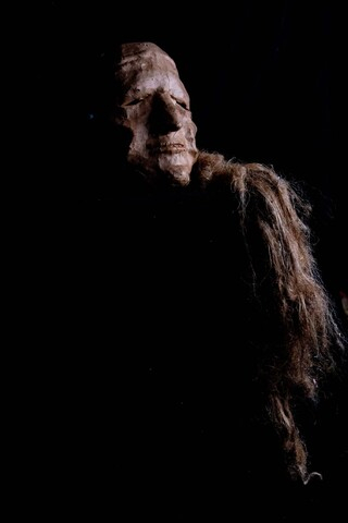Maska zapustna Barbary Grzybowskiej - Indianka. Prawy profil