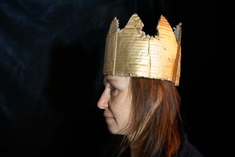 Korona Cara - rekwizyt z przedstawienia "Ubu Królem" Teatru Potrzebnego, wykonana przez Katarzynę Żytomirską